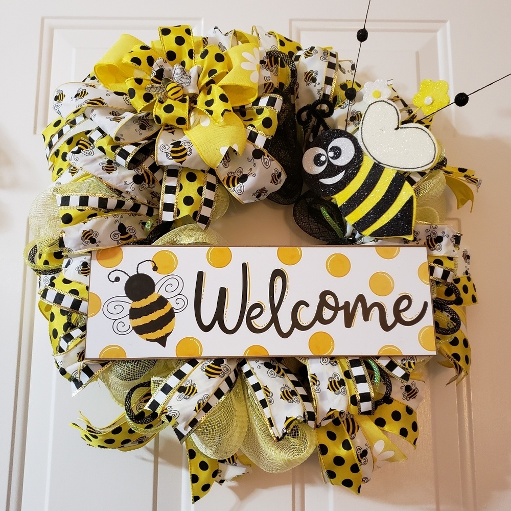 Bumblebee Welcome Wreath, Bee Wreath
